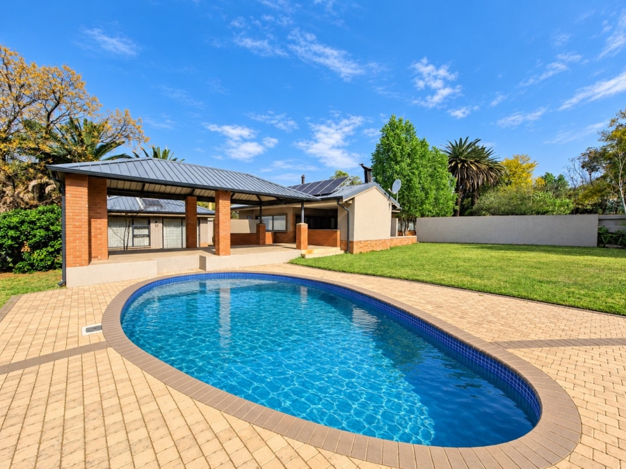 5 Bedroom Property for Sale in Waverley Free State